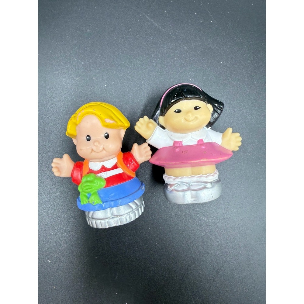 Fisher Price Little People Eddie and Sonya Lee Silver Interactive Discovery City